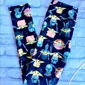 Mandalorian Baby Yoda Leggings